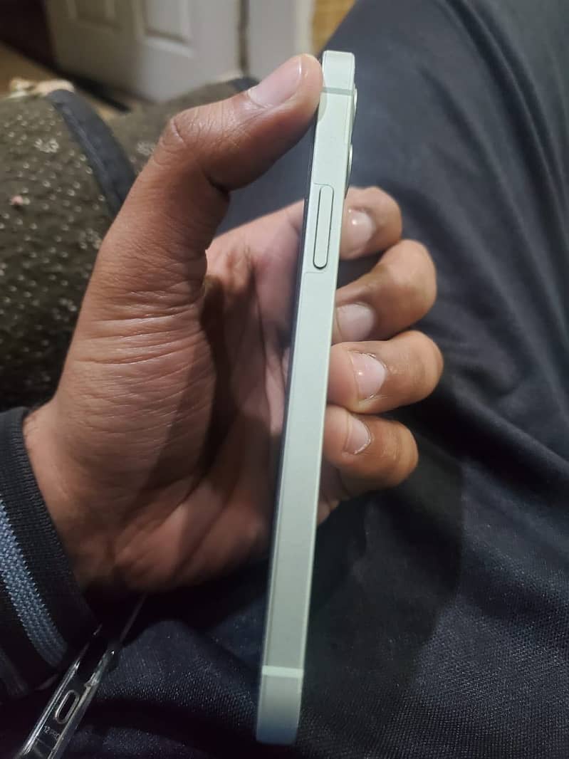 Apple iPhone 12 2