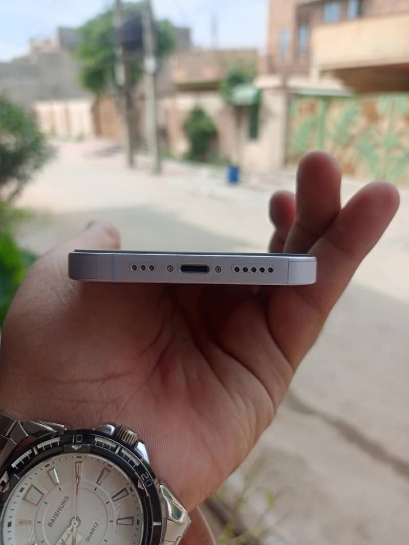 Apple iPhone 14 2