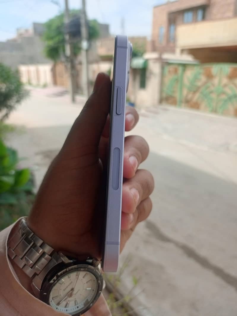 Apple iPhone 14 5