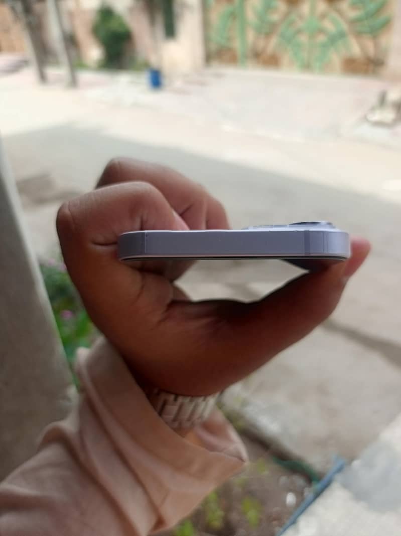 Apple iPhone 14 6