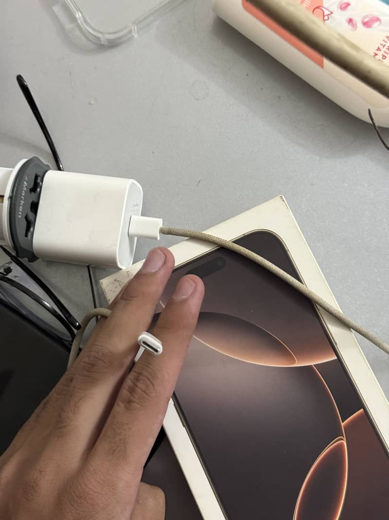 Apple iPhone 16 Pro Max 10