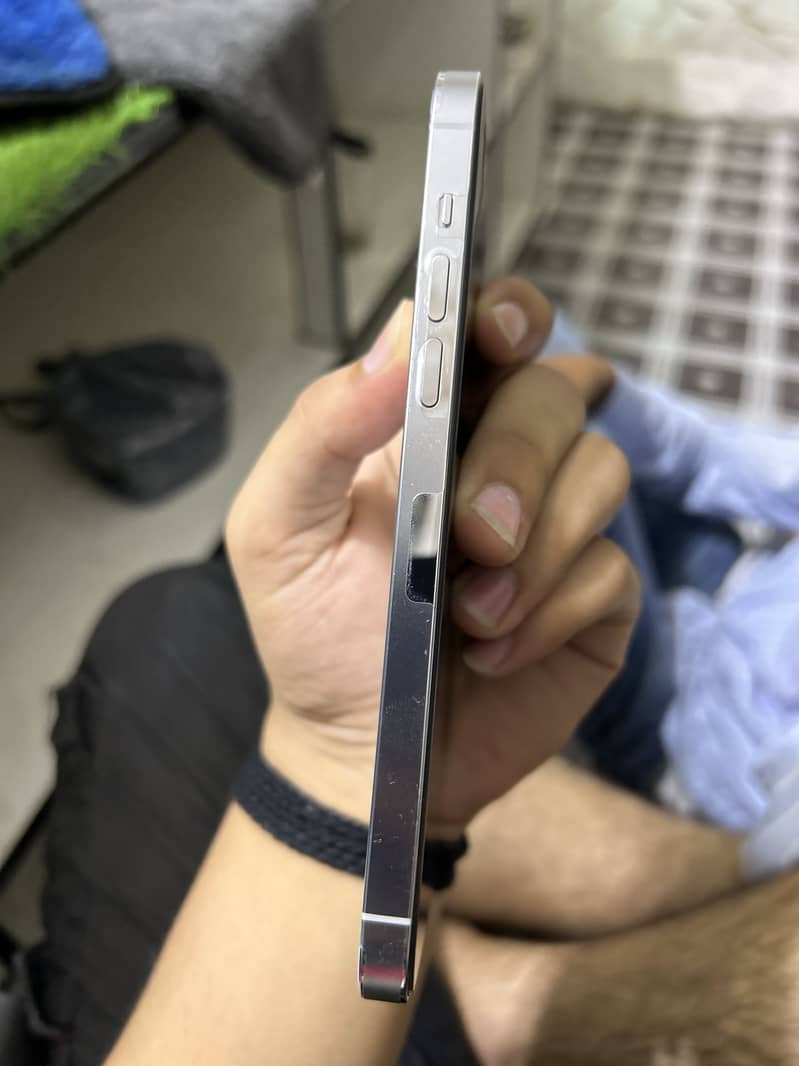 Apple iPhone 14 Pro Max 3
