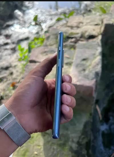 One Plus 8 8/128gb