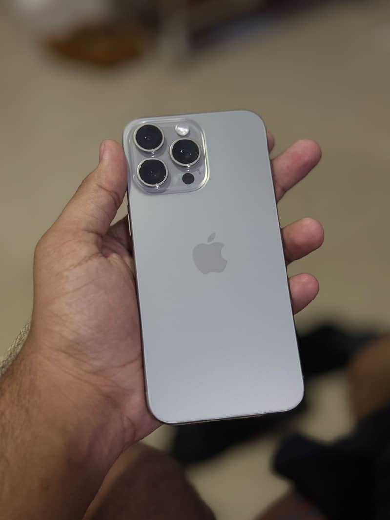 Apple iPhone 15 Pro Max 1