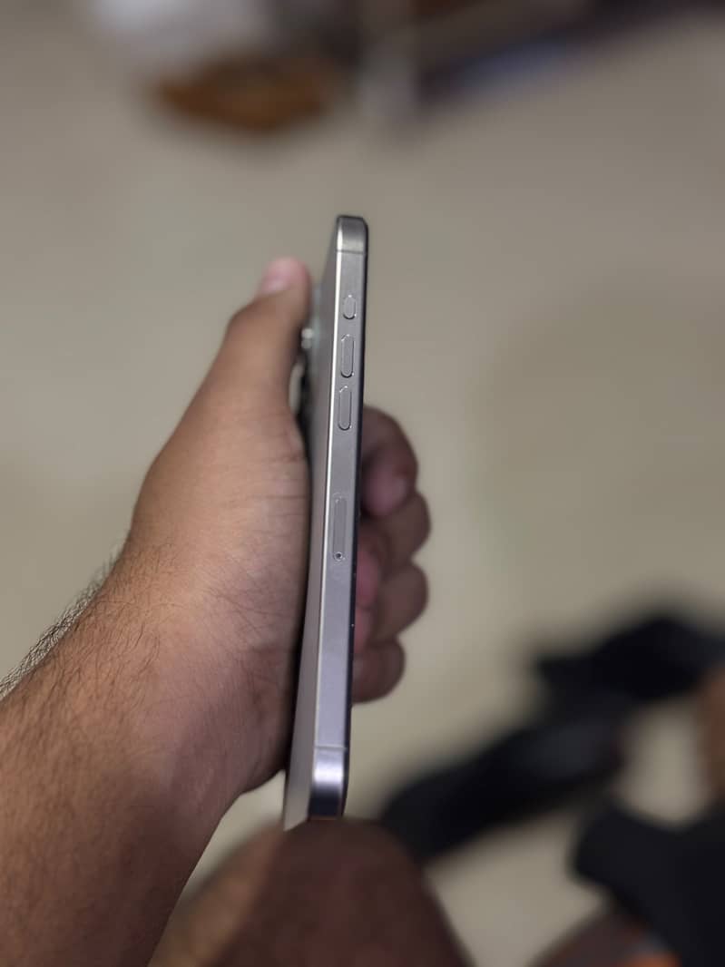 Apple iPhone 15 Pro Max 3