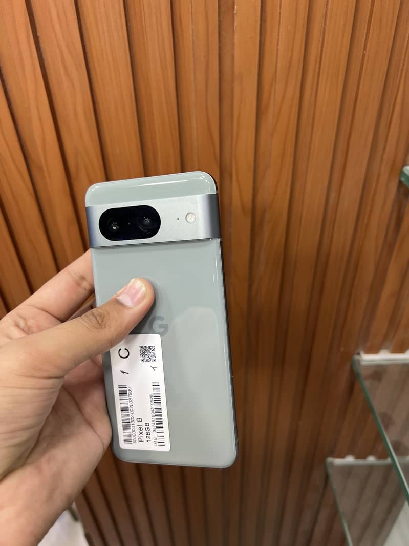Google Pixel 8 4