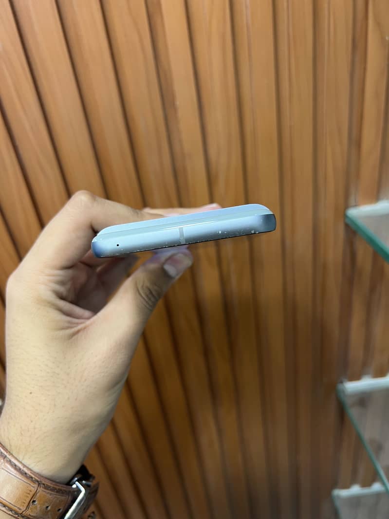Google Pixel 8 5