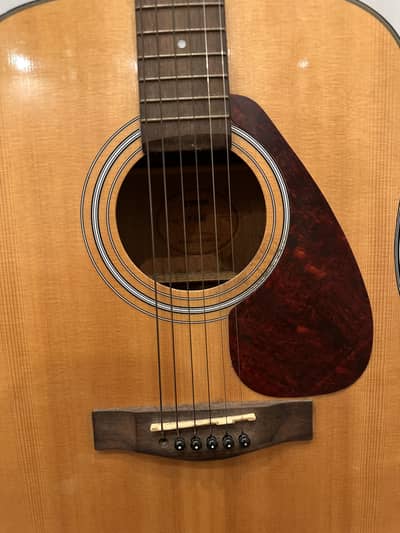 ORIGINAL YAMAHA GUITAR BY MUSICIAN