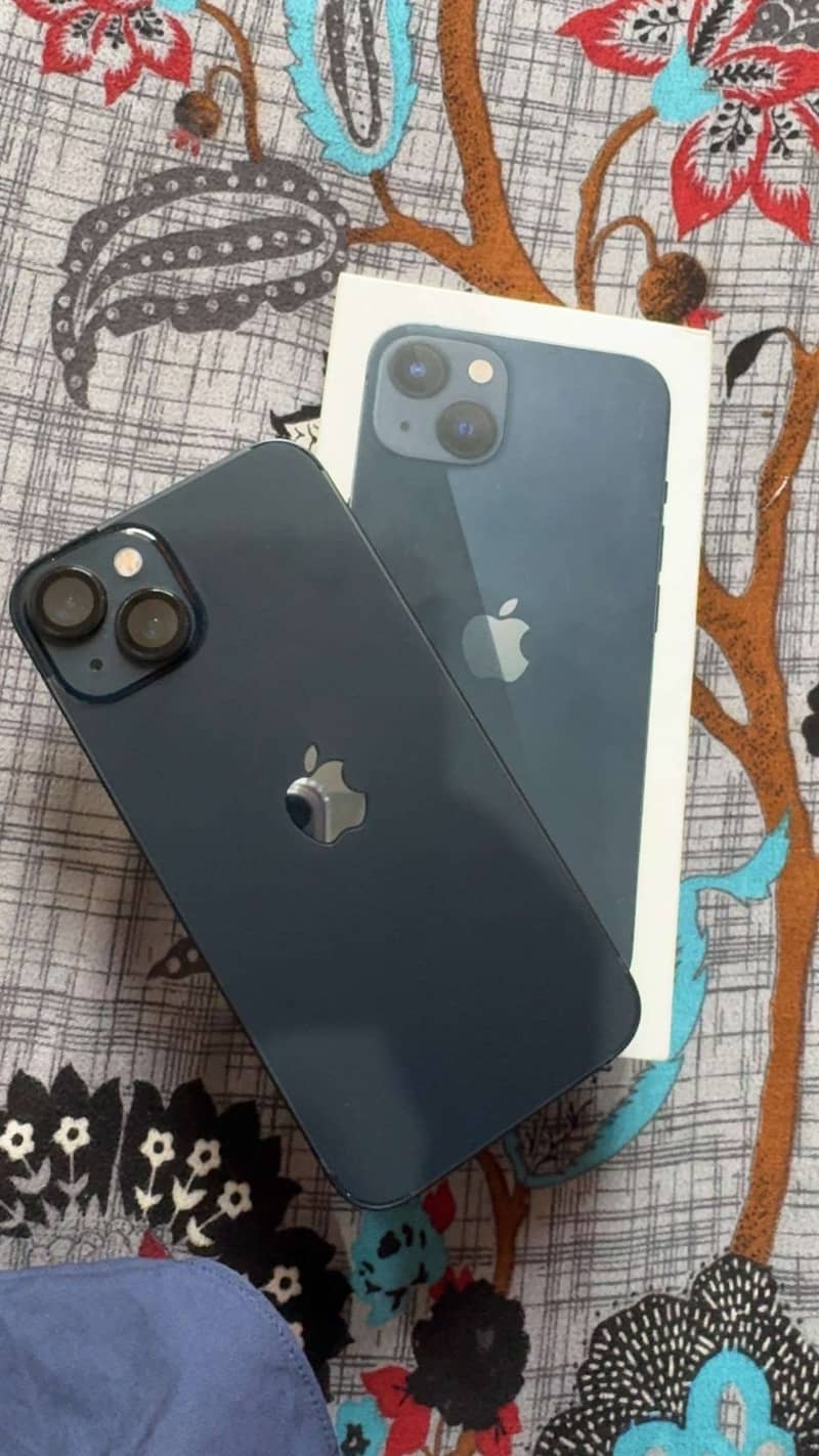 Apple iPhone 13 0