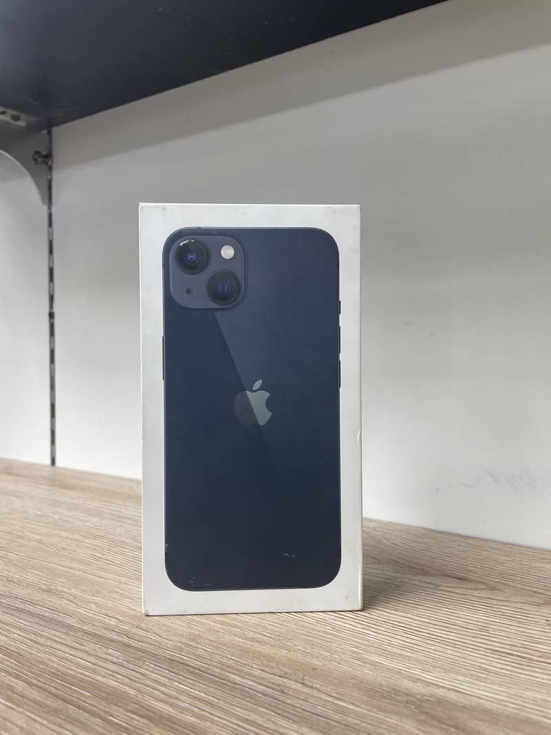 Apple iPhone 13 0