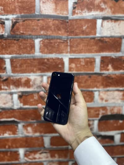 Apple iPhone SE