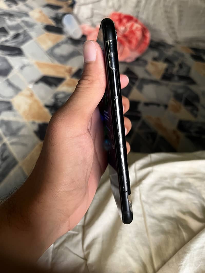 Apple iPhone XR 1