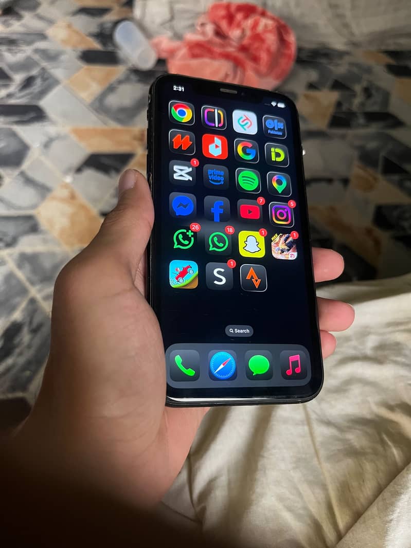 Apple iPhone XR 4