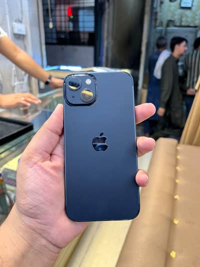 Apple iPhone 13