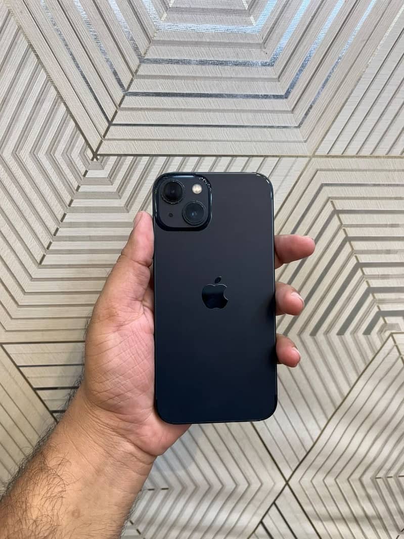 Apple iPhone 13 2