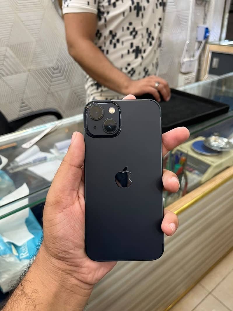 Apple iPhone 13 7