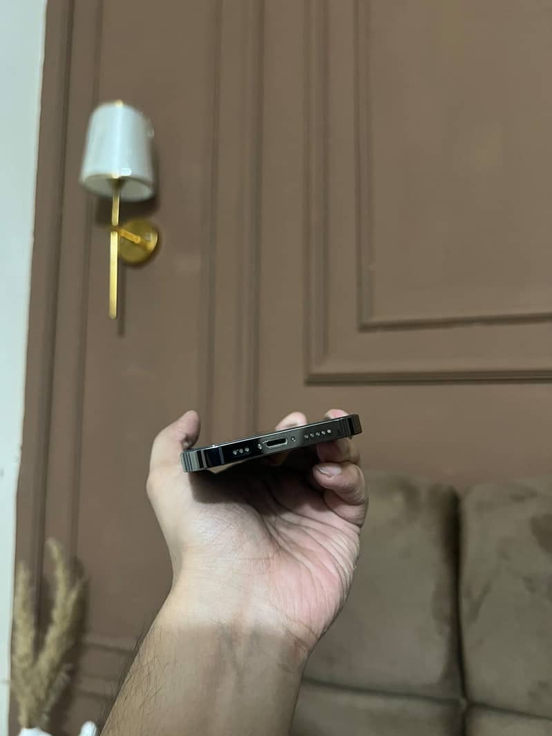 Apple iPhone 13 Pro JV 3