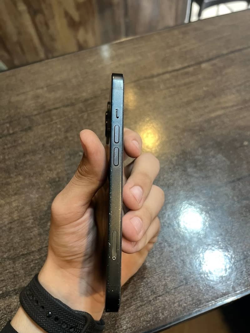 Apple iPhone 13 Jv 3