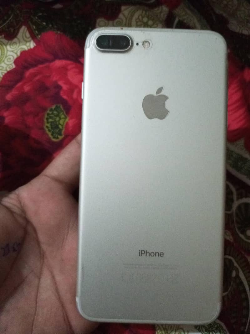 Apple iPhone 7 Plus 1