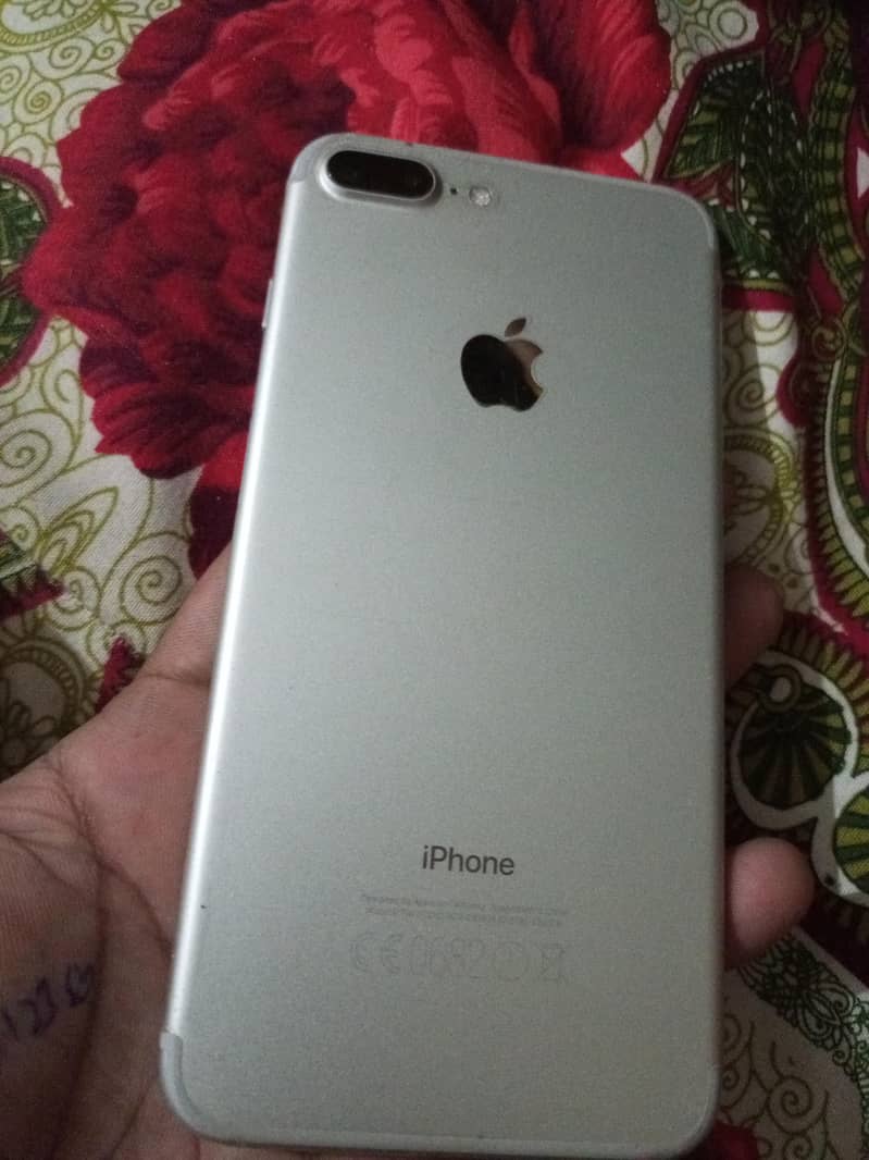 Apple iPhone 7 Plus 2