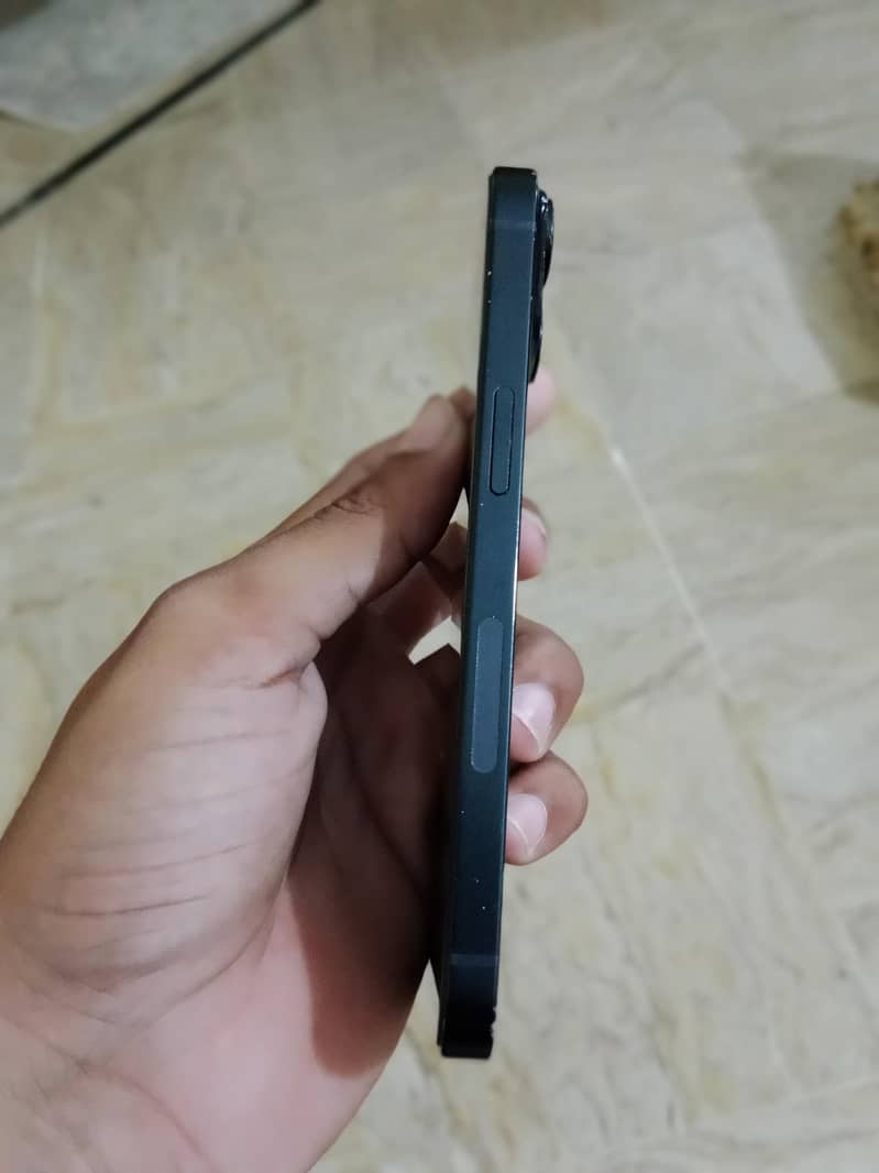Apple iPhone 14 I cloud lock 1
