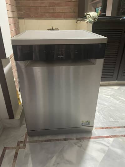 Whirlpool Stainless Steel Free-Standing Dishwasher-Excellent Condition