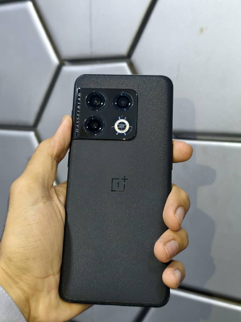 One Plus 10 Pro 1