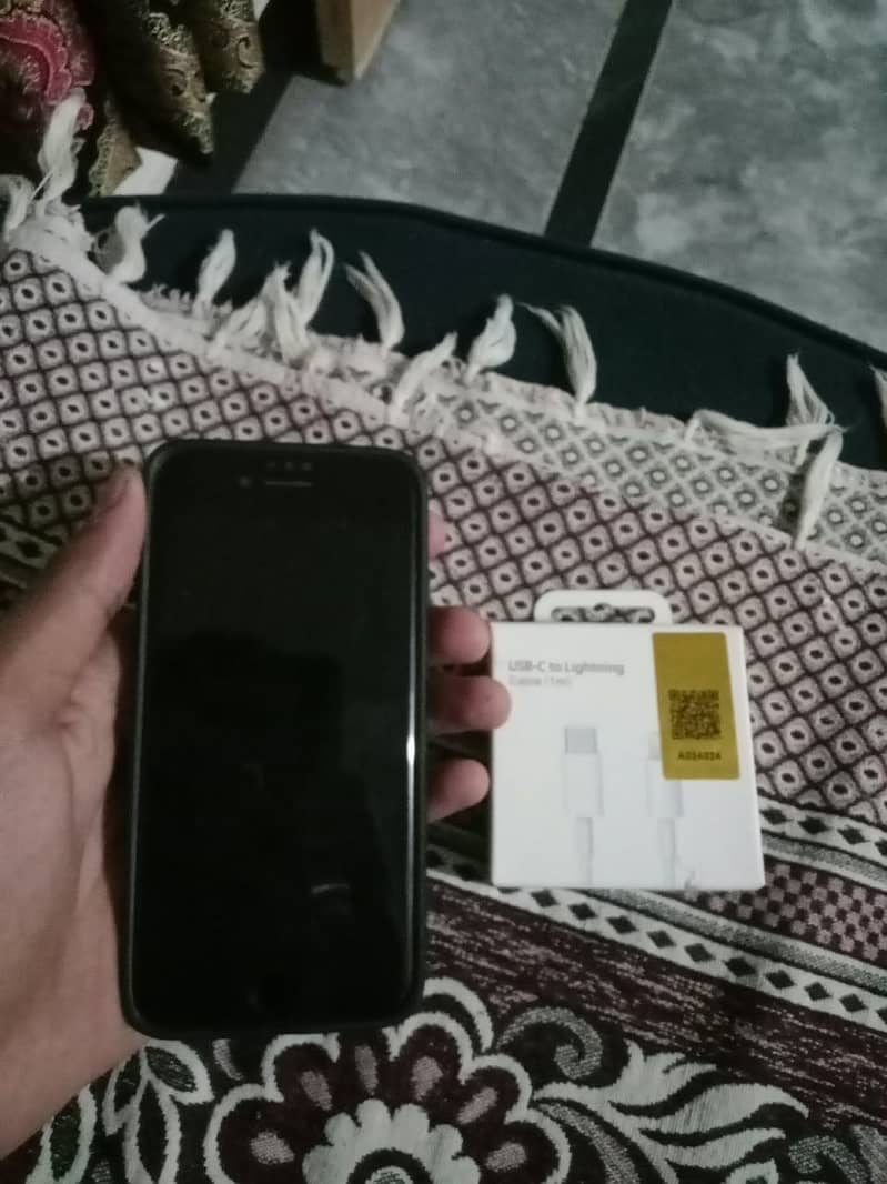 Apple iPhone SE 2 5