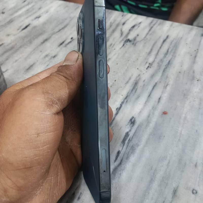 Apple iPhone 12 Pro 2