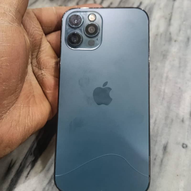 Apple iPhone 12 Pro 3