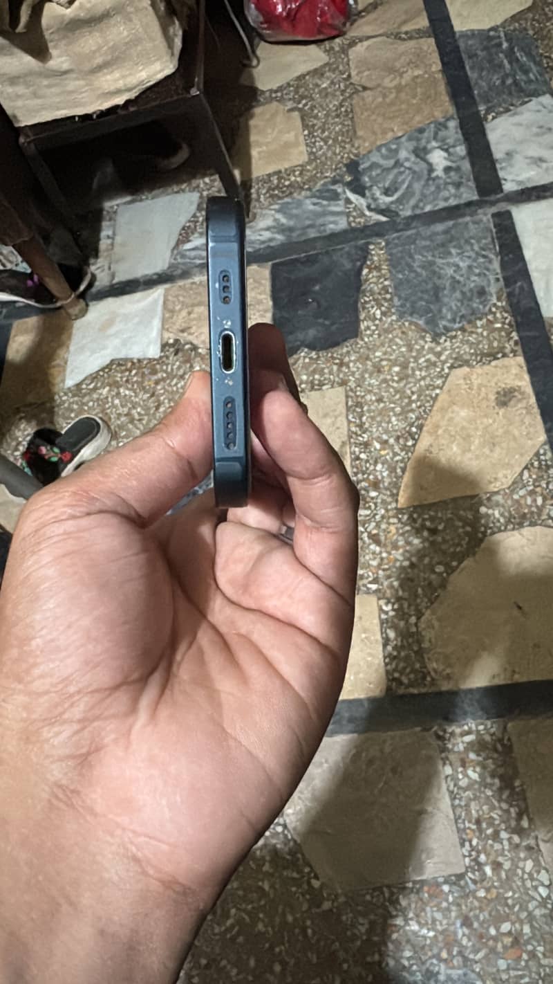 Apple iPhone 14 4