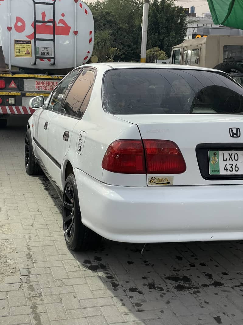 Honda Civic EXi 2000 4