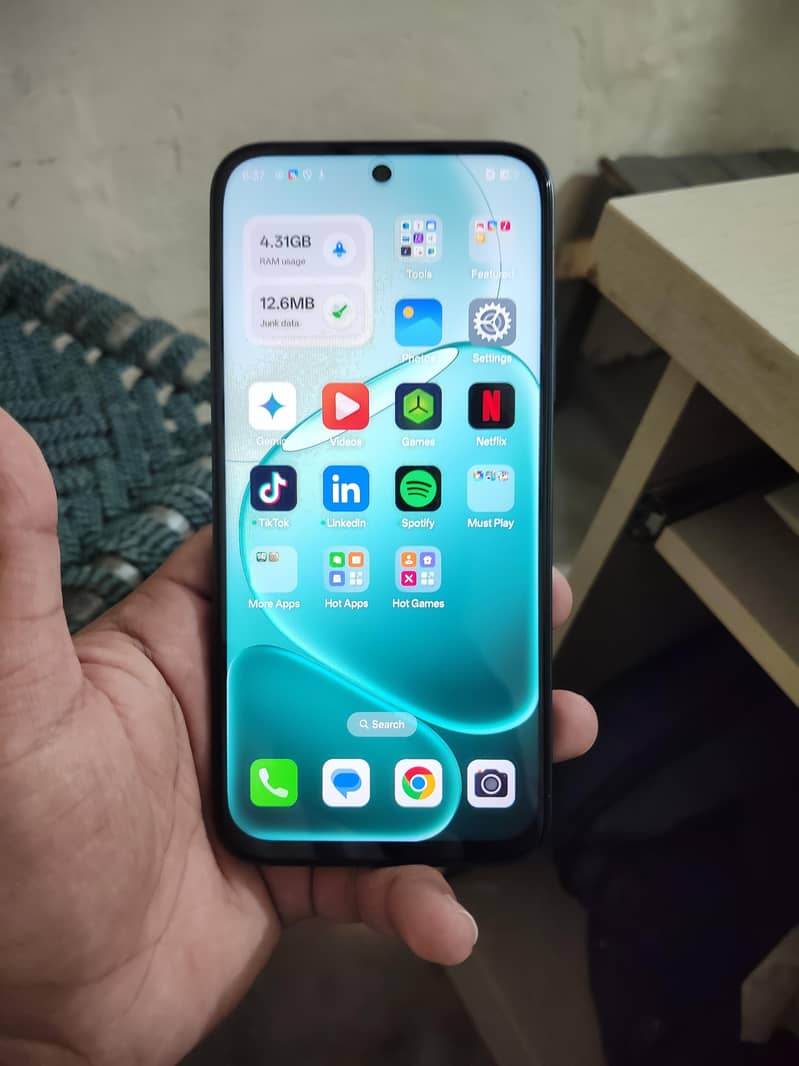 OPPO A6 8
