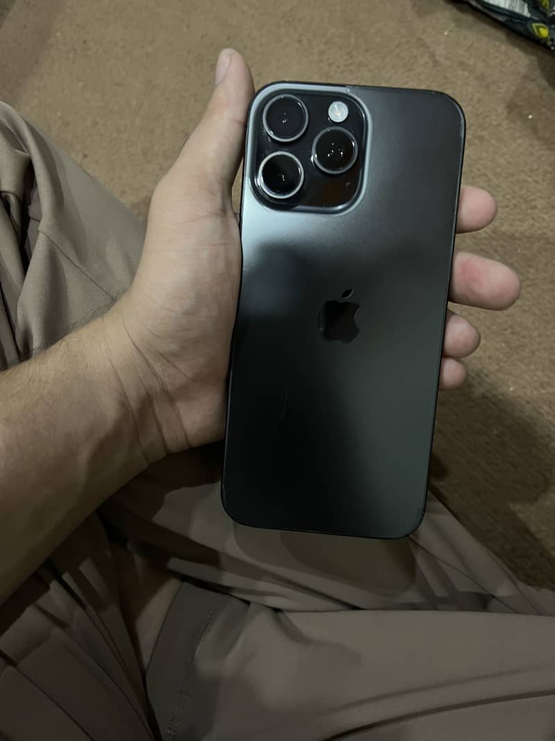 Apple iPhone 16 Pro Max 0