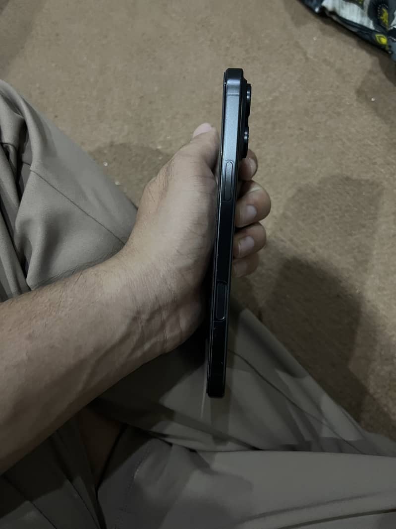 Apple iPhone 16 Pro Max 5
