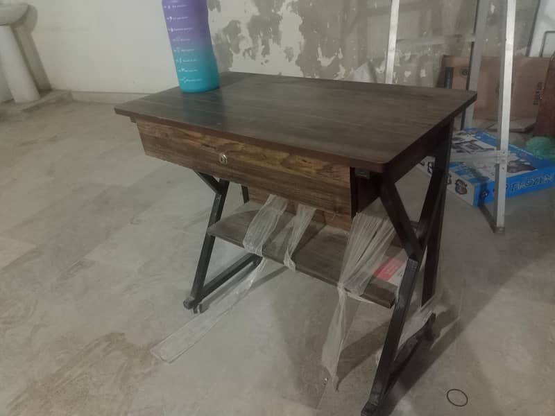 Office / Study Table 0