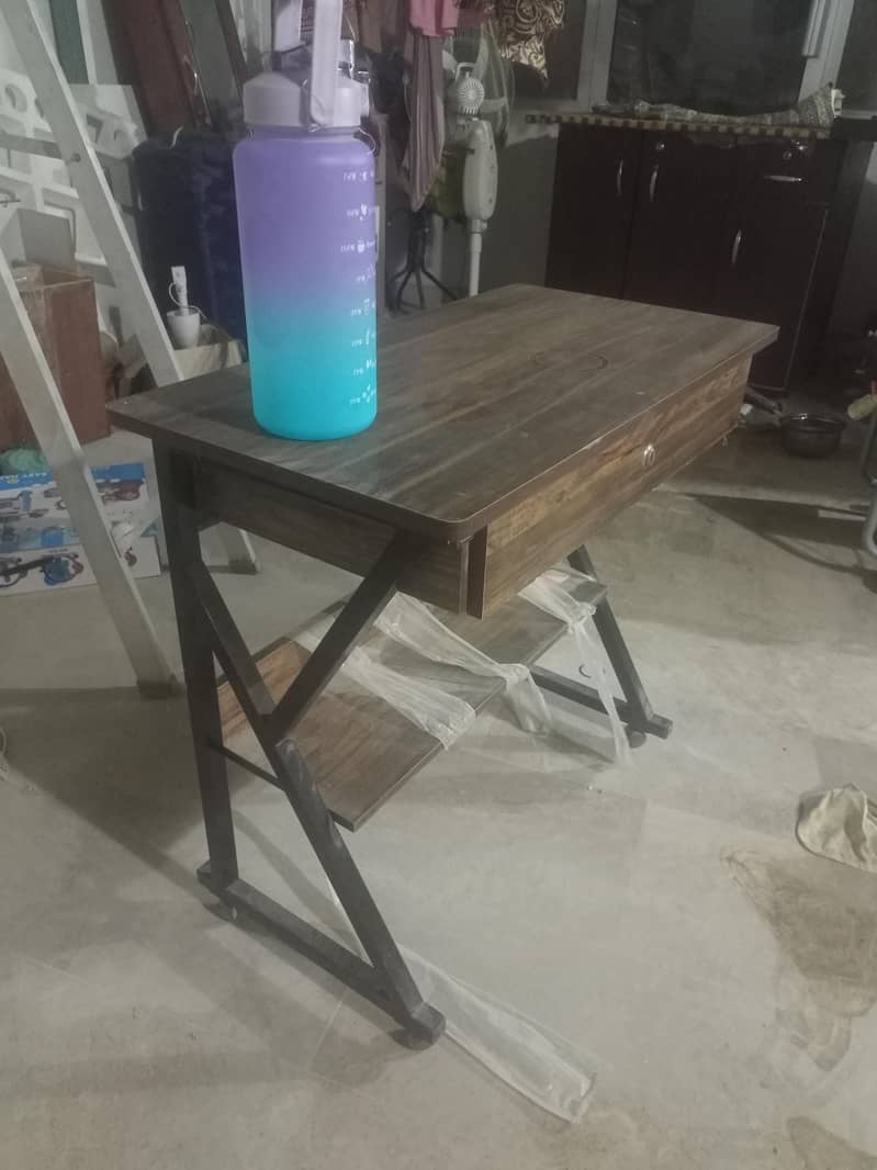 Office / Study Table 3