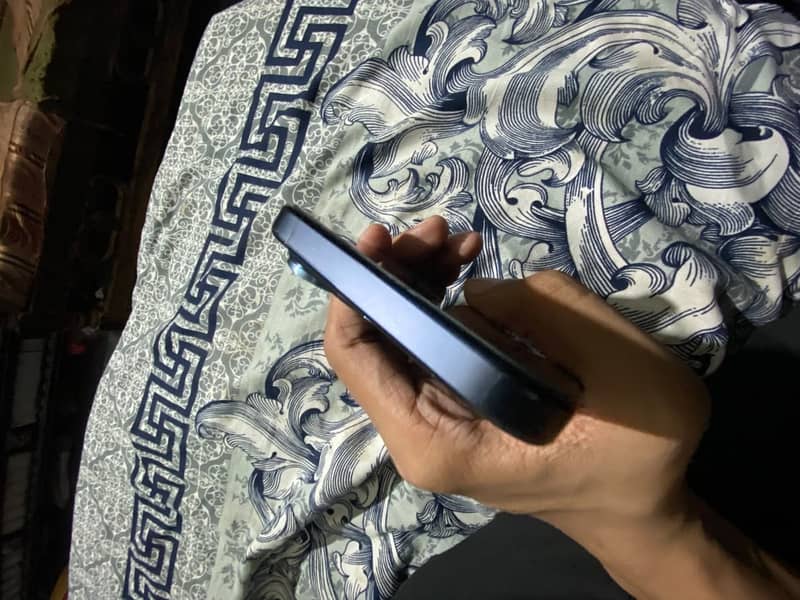 Iphone 15 pro max 4