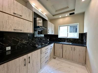 Customized Kitchen Almari & Cabinets-Modern Kitchen Cabinets & Storage
