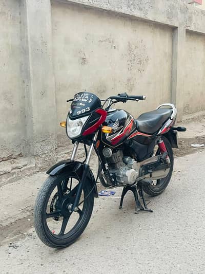Honda CB125F