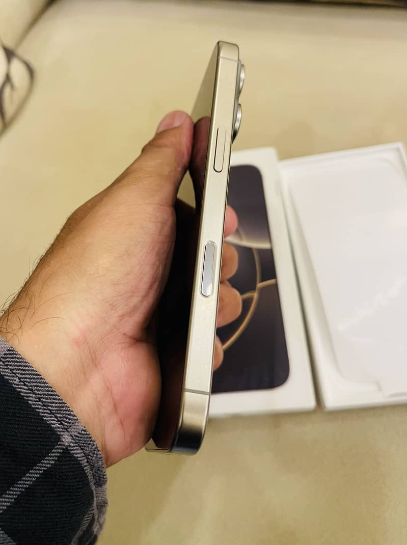 iPhone 16 Pro 5
