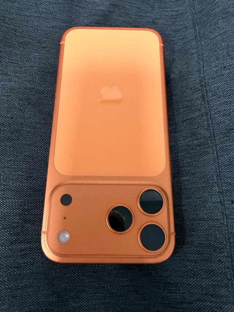 Apple iPhone 17 Pro Max 4