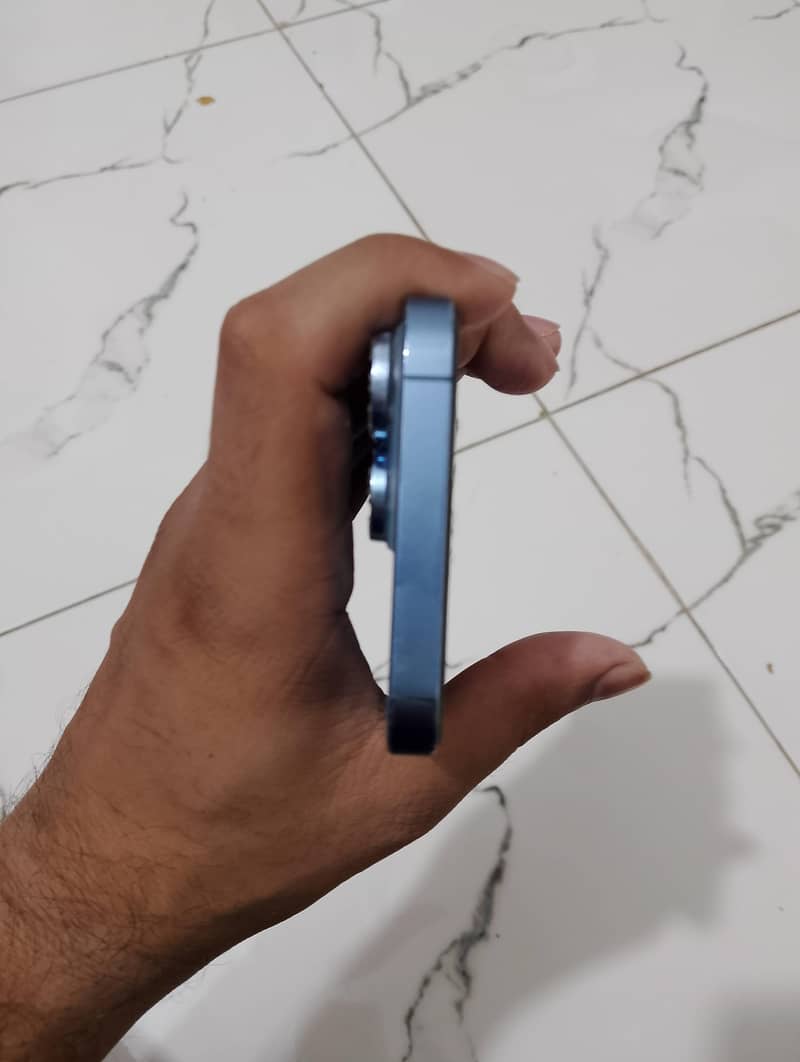 Apple iPhone 13 Pro 2