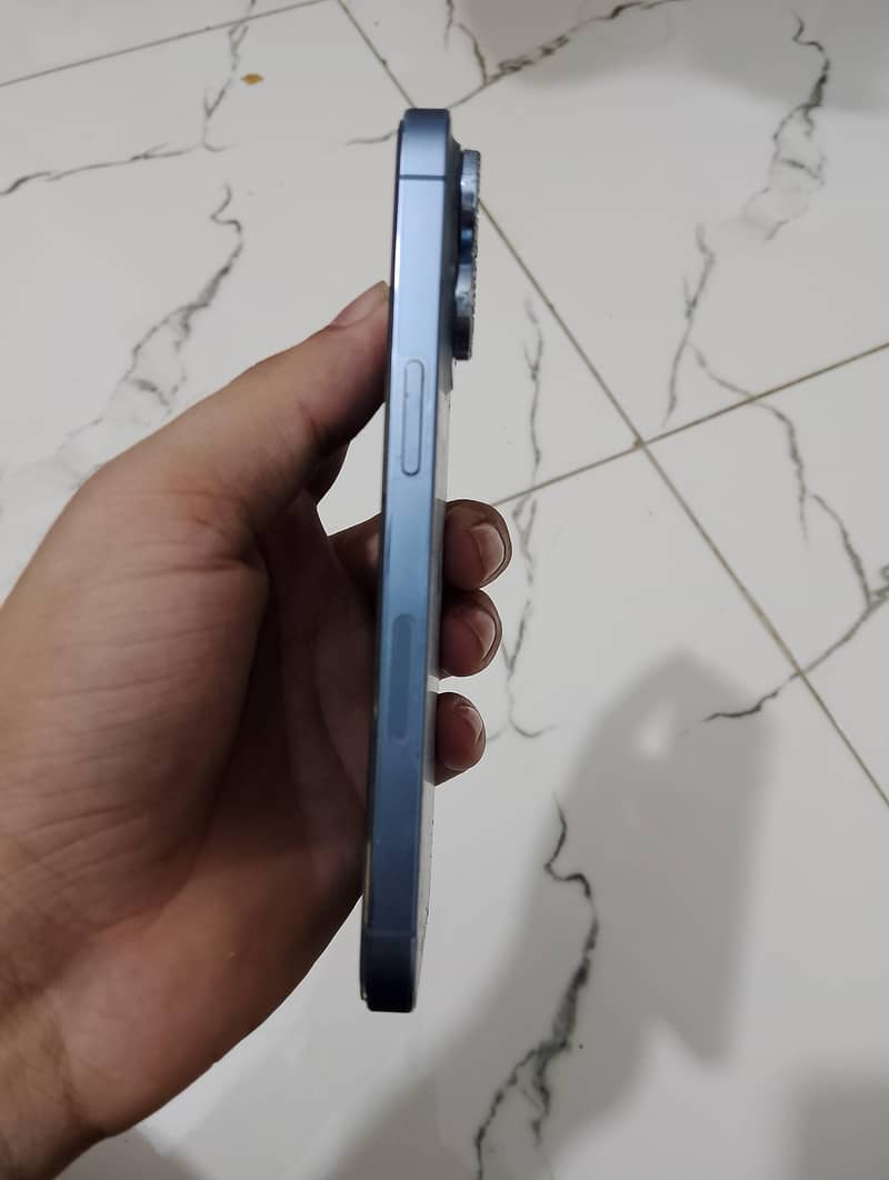 Apple iPhone 13 Pro 4
