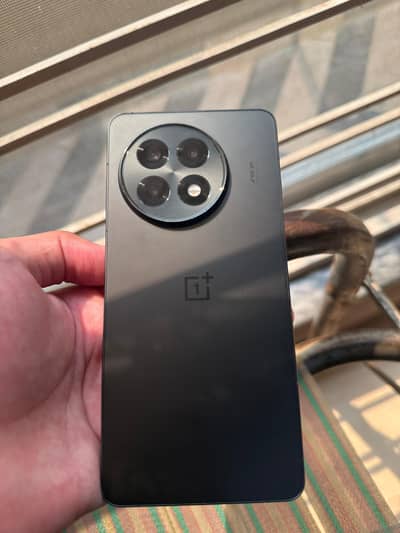 One Plus Ace 5 / 13r