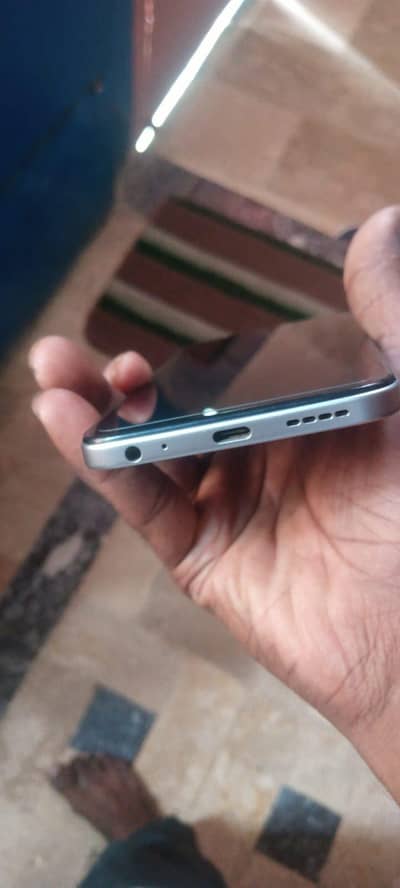 Infinix 128 by 6+4 memory