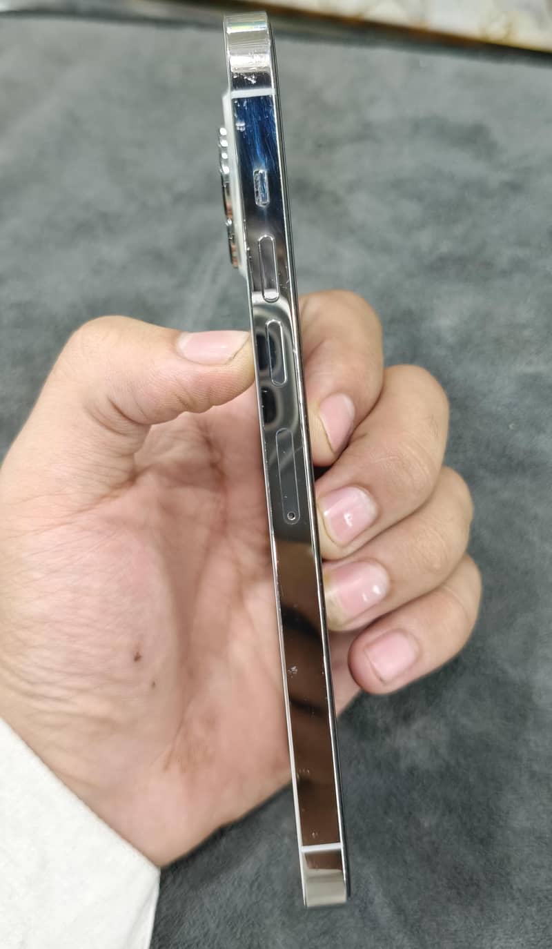 Apple iPhone 13 Pro Max 5