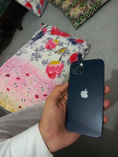 Apple iPhone 13