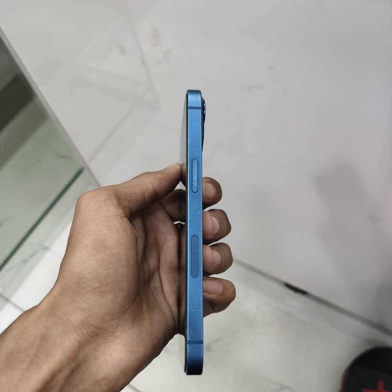 Apple iPhone 13 3
