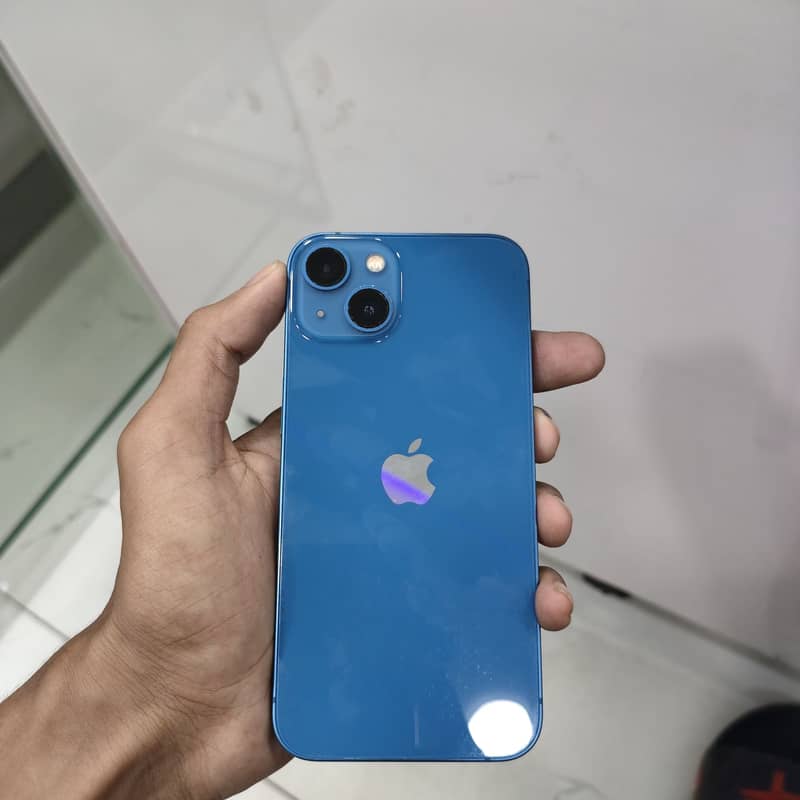 Apple iPhone 13 4